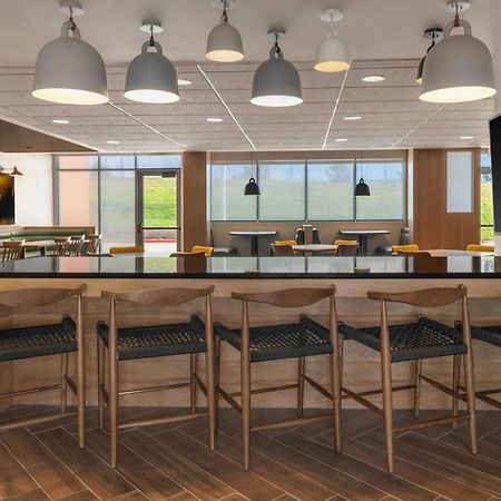 Fairfield By Marriott Inn & Suites Kansas City At The Legends Екстериор снимка