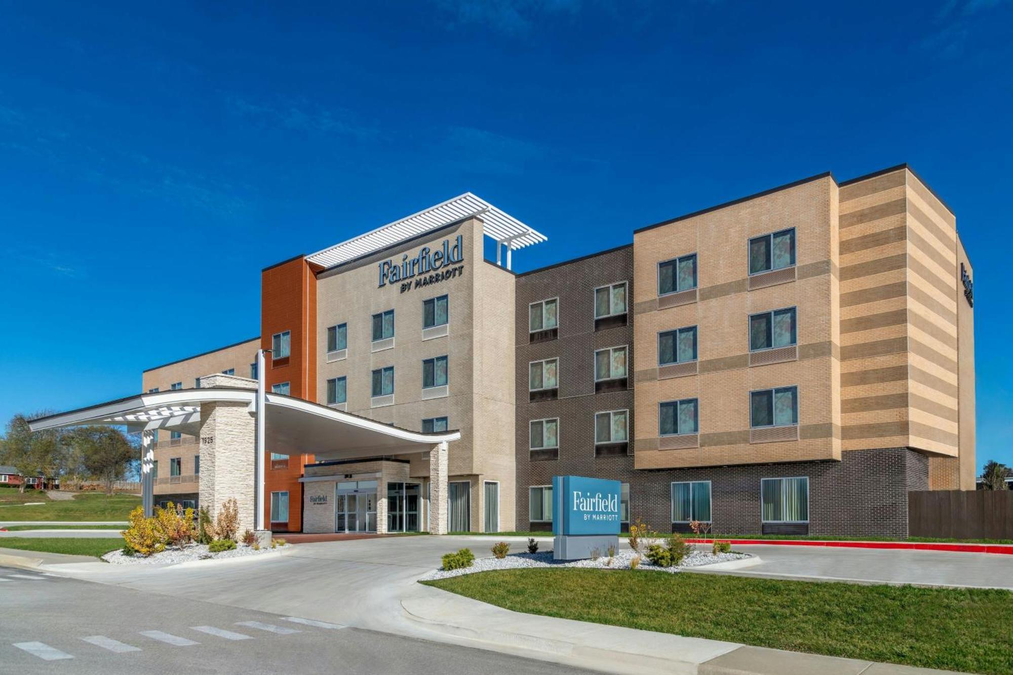 Fairfield By Marriott Inn & Suites Kansas City At The Legends Екстериор снимка